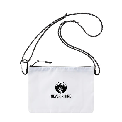 ご機嫌サコッシュ（山ロゴ） white image